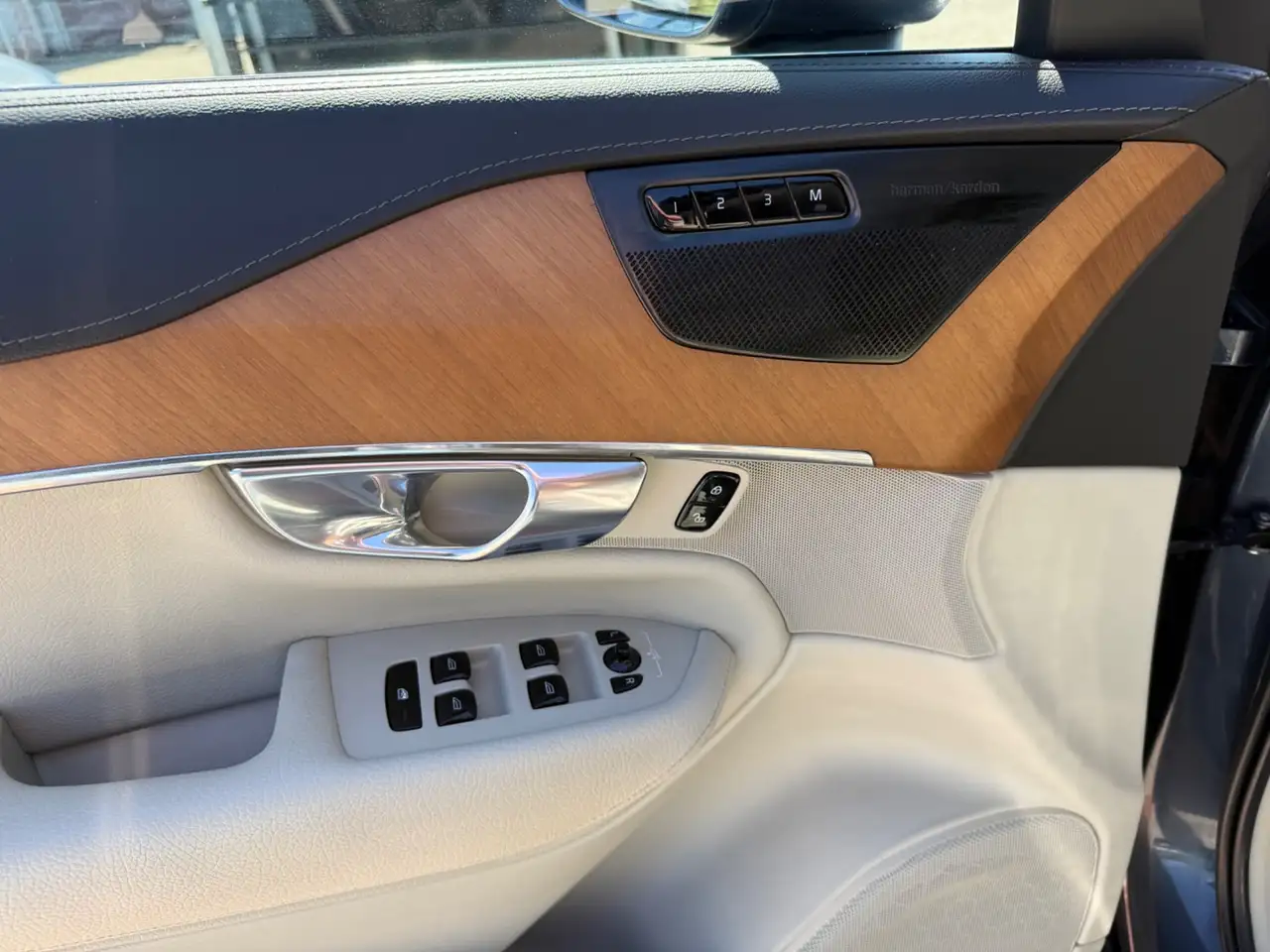 Volvo XC90 B5 (d) AWD automatico 7 posti Ultimate Bright, миниатюра 10