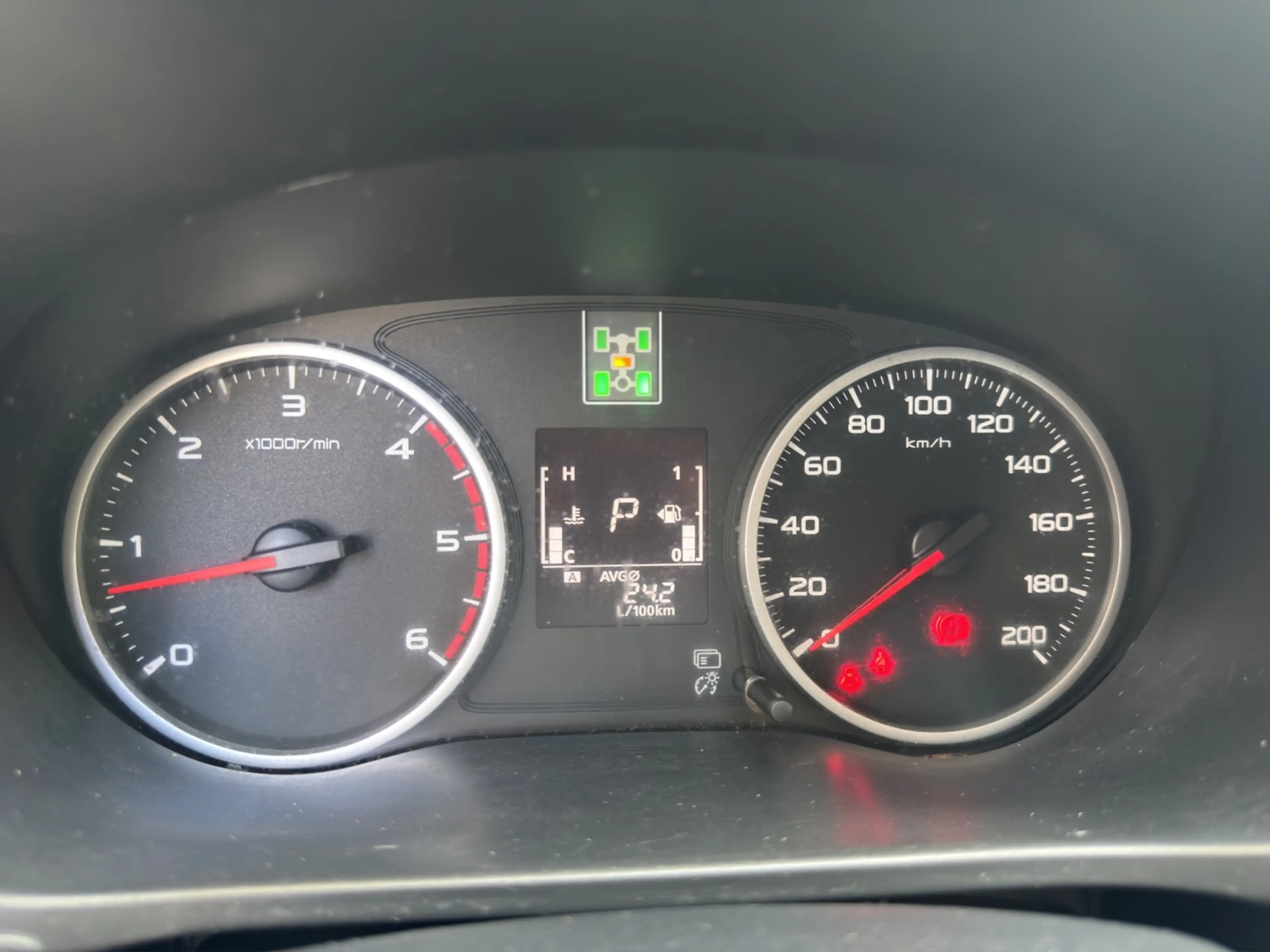 Mitsubishi L200 — photo 14