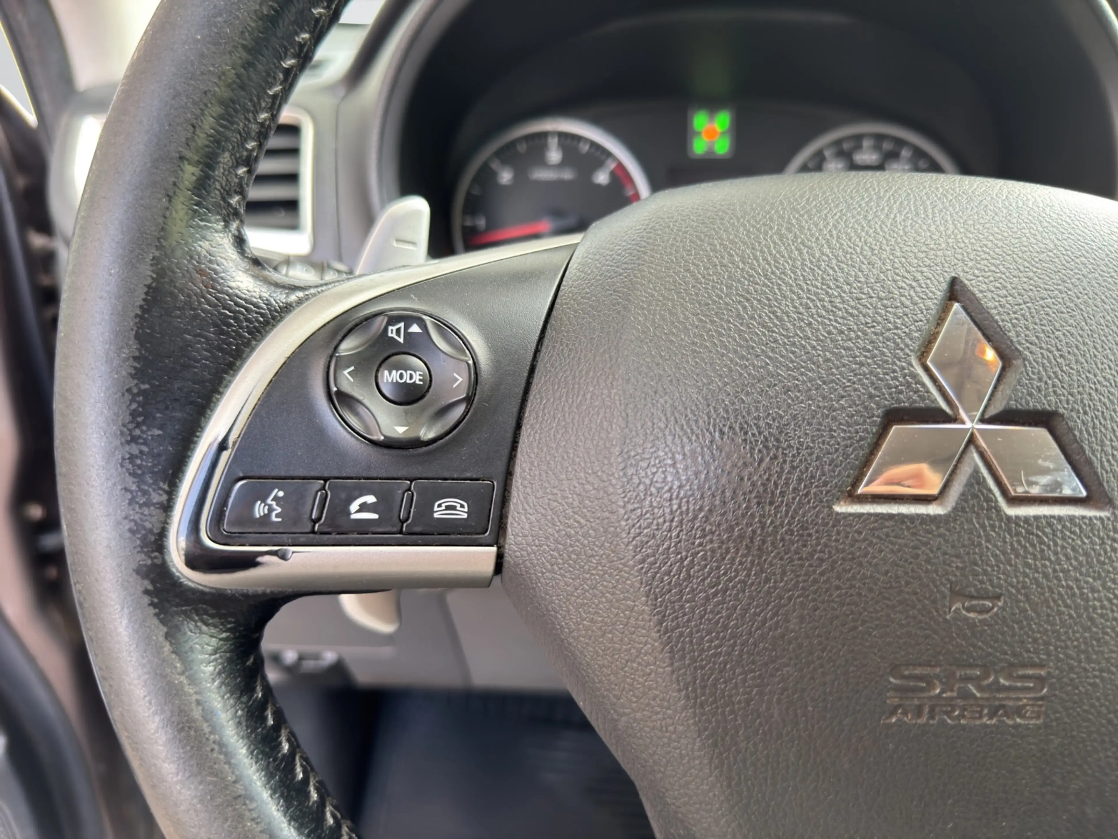 Mitsubishi L200 — photo 12