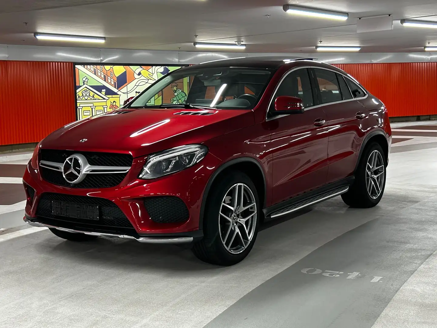 Mercedes-Benz GLE 350 d Coupe 4m AMG, Apple carp, Pano, Massage, Ambient Rood - 1