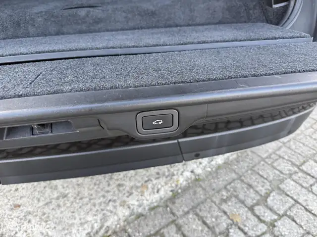 Land Rover Range Rover view 25