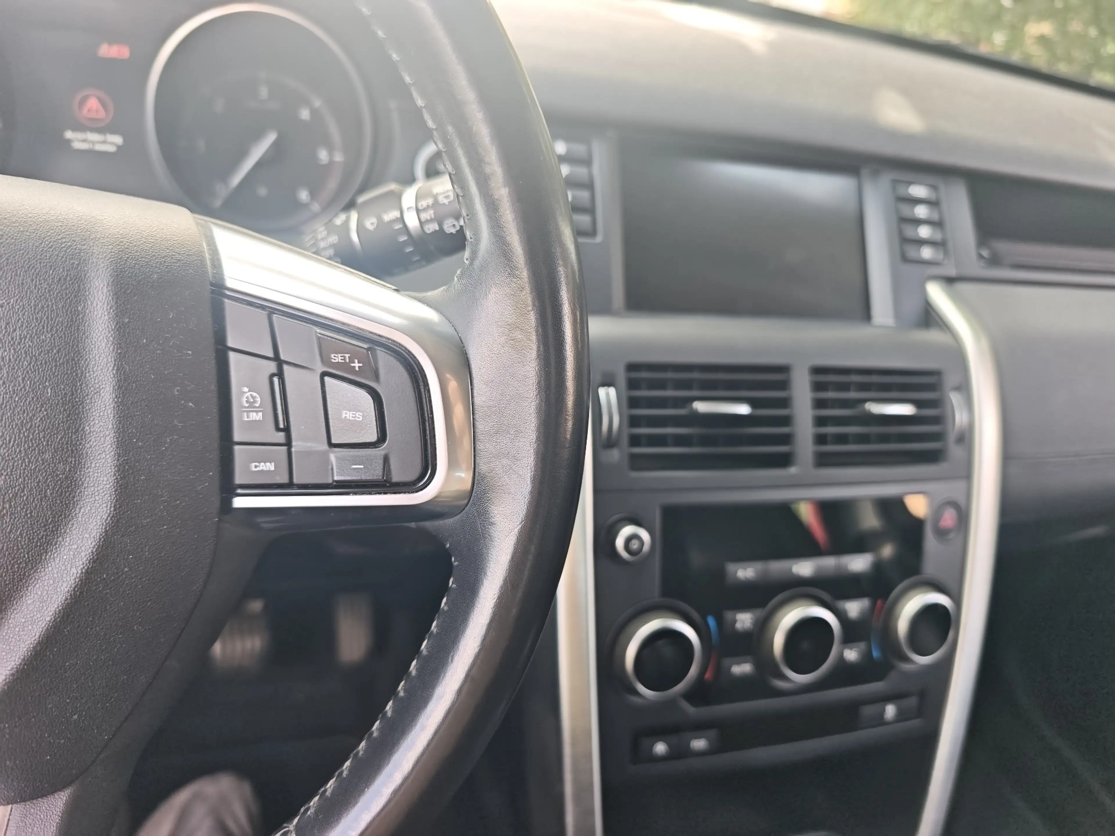 Land Rover Discovery Sport Mark III TD4 150ch Business — photo 15