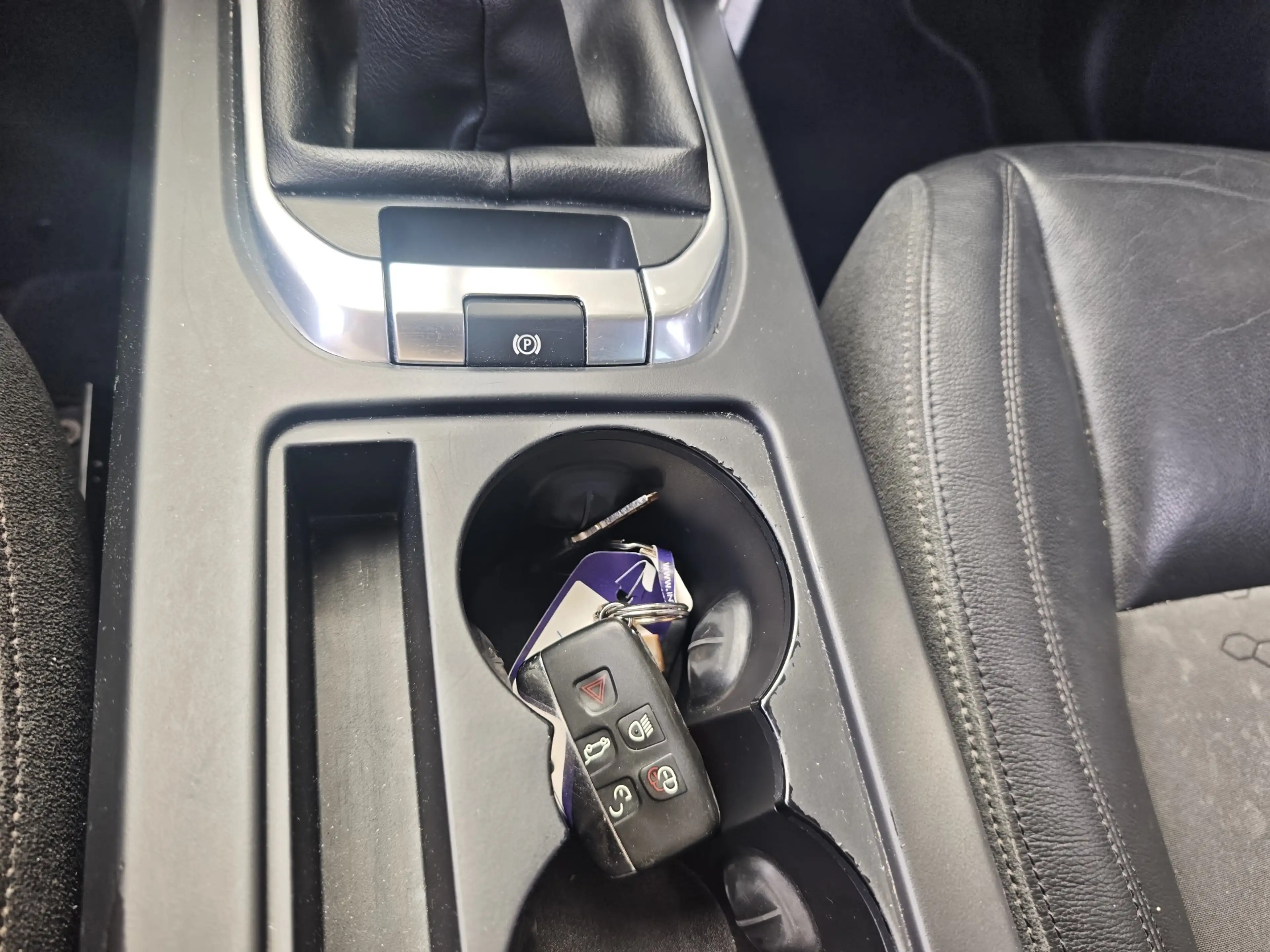 Land Rover Discovery Sport Mark III TD4 150ch Business — photo 12