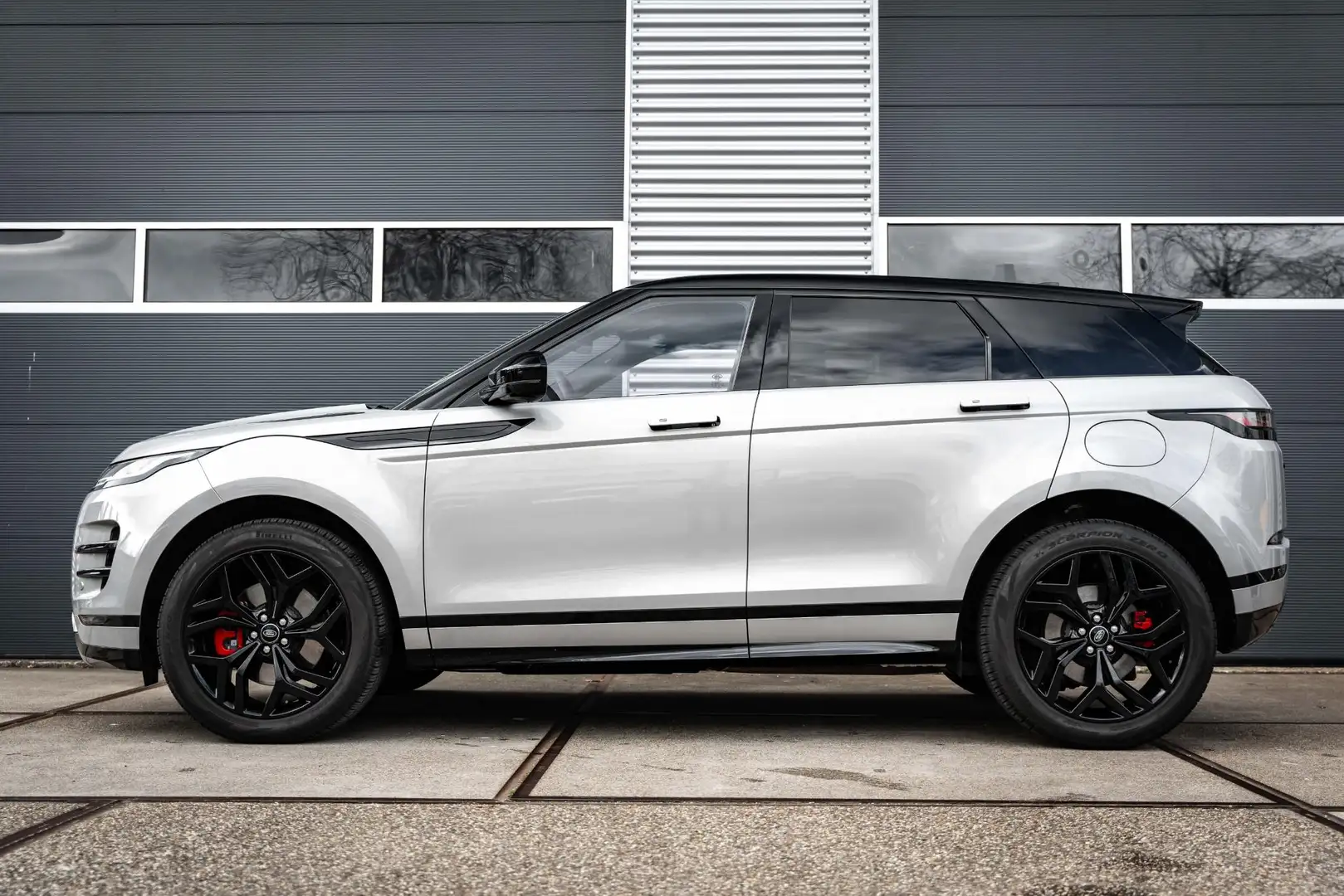Land Rover Range Rover Evoque 1.5 P300e AWD R-Dynamic HSE |Panorama |Meridian |L Zilver - 2