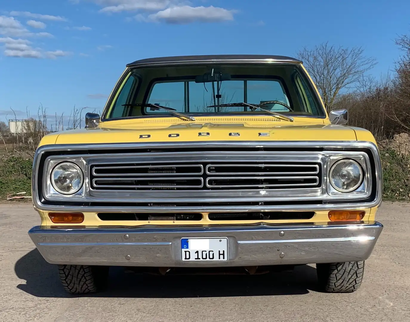 Dodge D100 Adventurer SE 6.6L V8 Big Block Amarillo - 2
