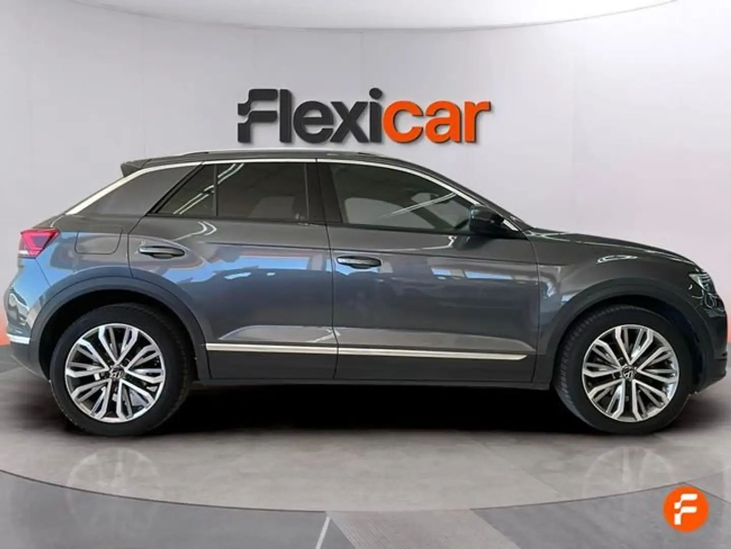 Volkswagen T-Roc 1.5 TSI Advance DSG7 Gris - 2