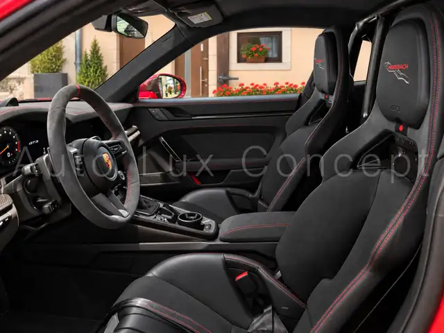 Porsche 911 view 7