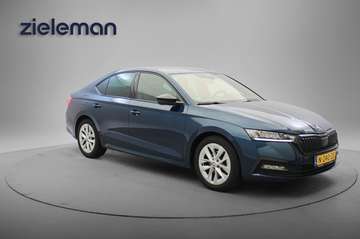 1.0 e-TSI Sport Business Automaat - Digitaal Cockp