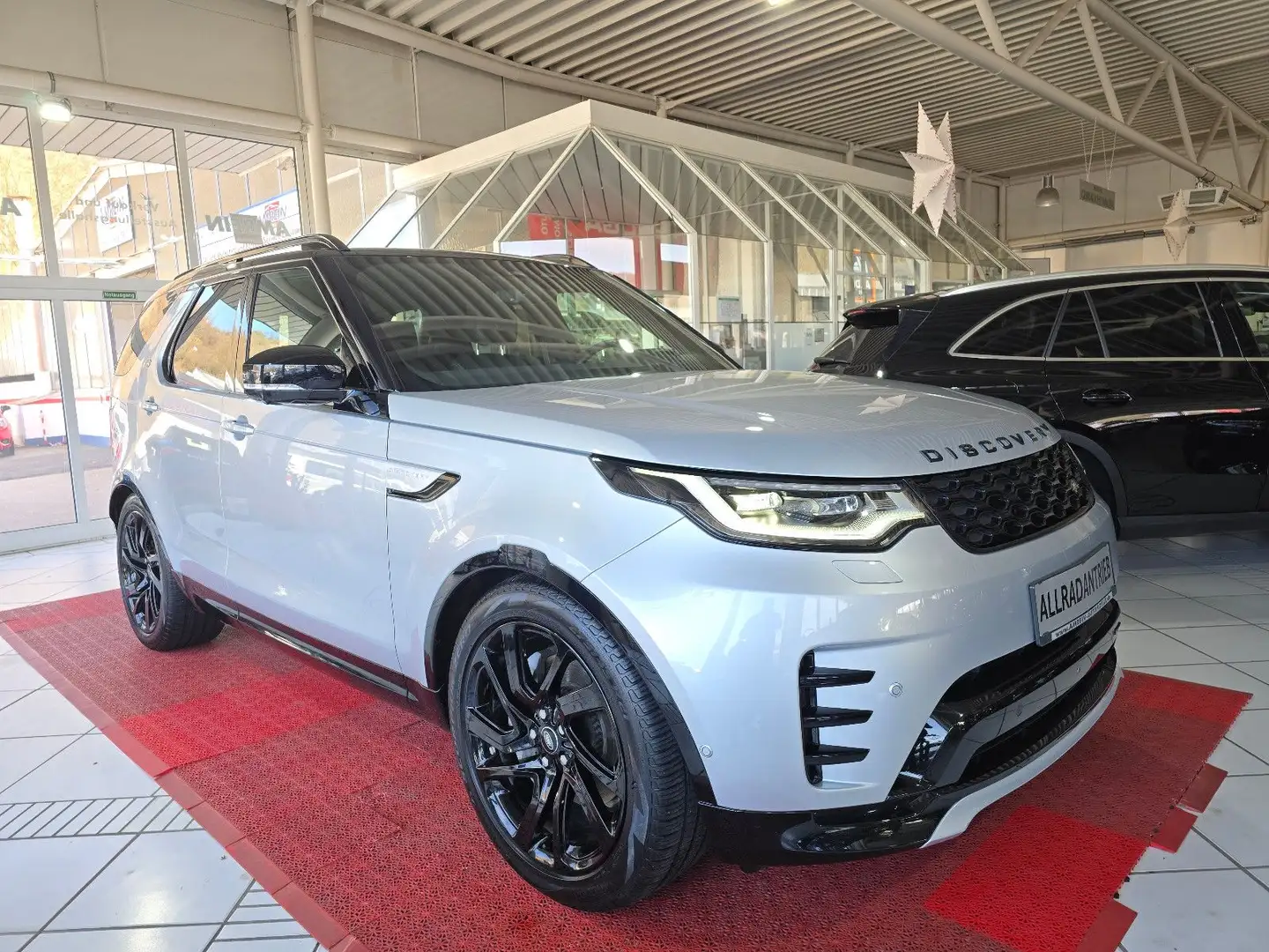 Land Rover Discovery D250 AWD R-DYNAMIC SE Aut. +7-SITZER+ Silber - 1