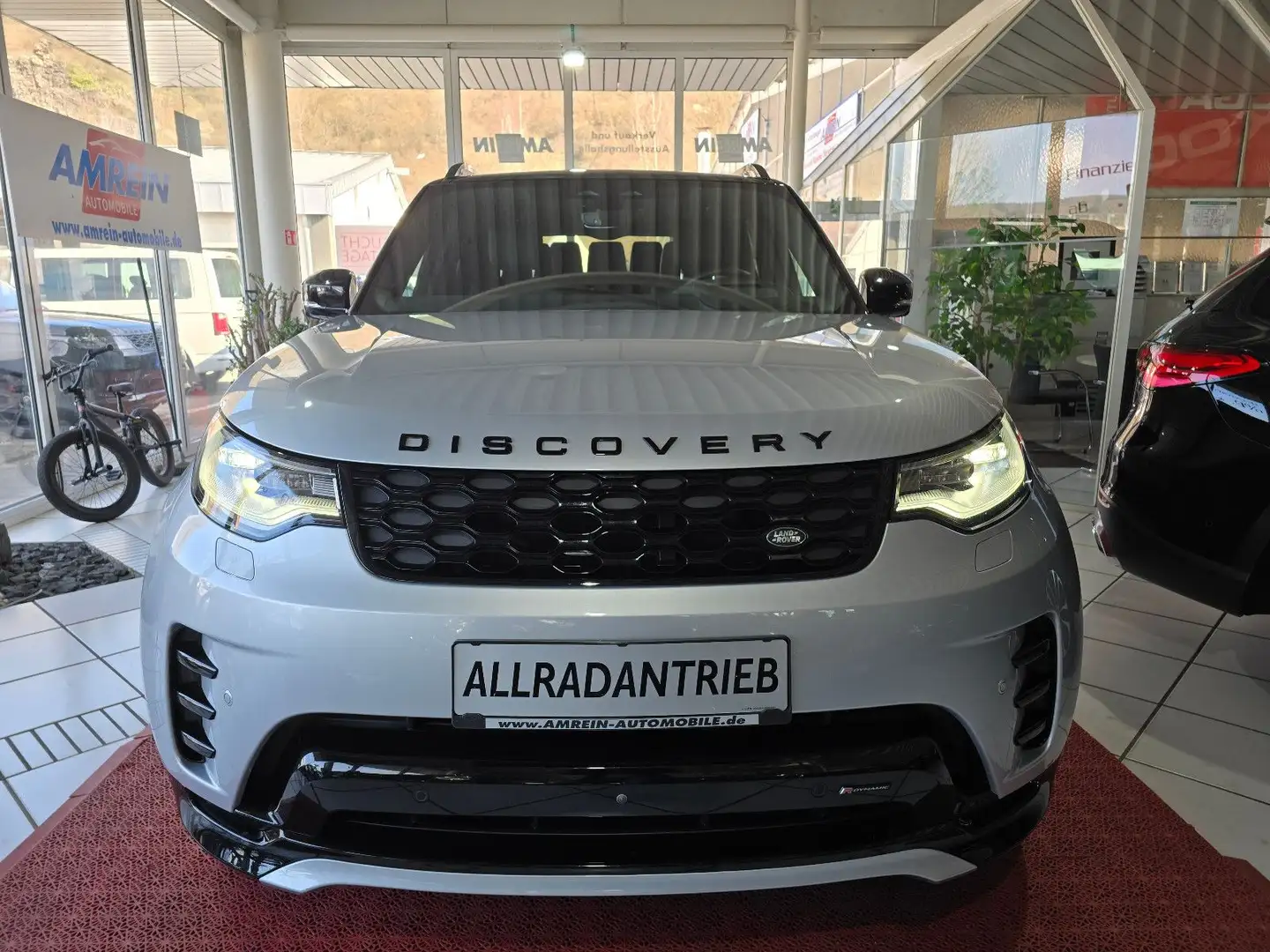 Land Rover Discovery D250 AWD R-DYNAMIC SE Aut. +7-SITZER+ Silber - 2