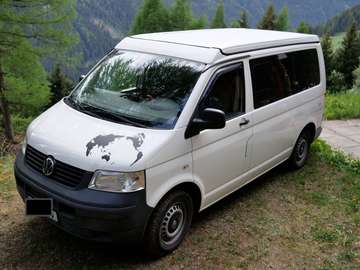 Camper mit Aufstelldach