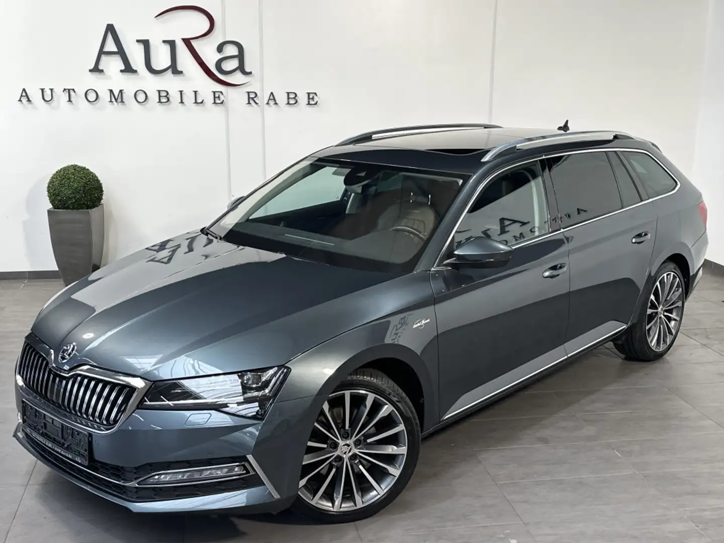 Skoda Superb Combi 2.0 TDI 4x4 DSG L&K NAV+LED+PANO+VC Grey - 2