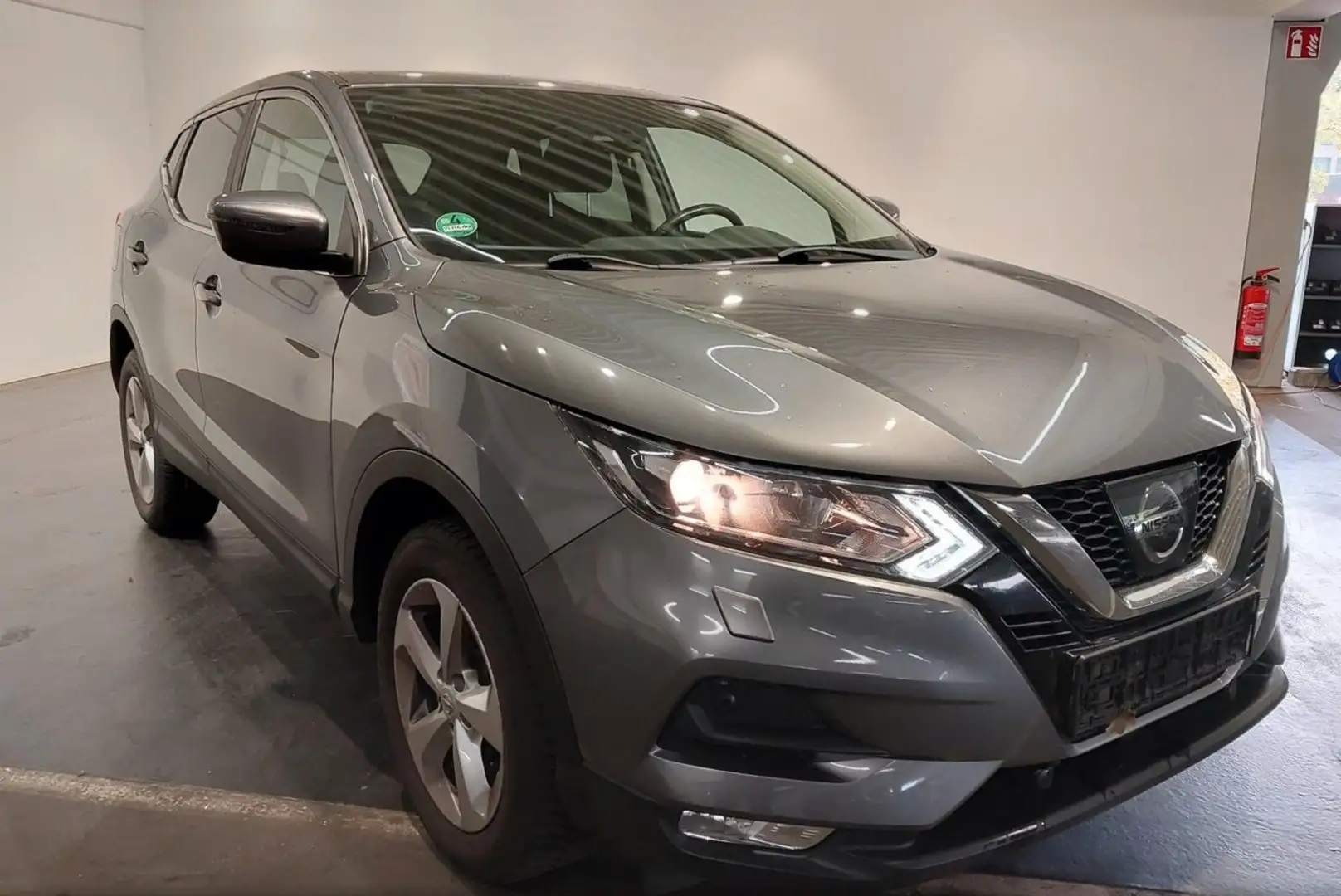 Nissan Qashqai Acenta MFL Navi SHZ Tempo Fernlichass. Grau - 1