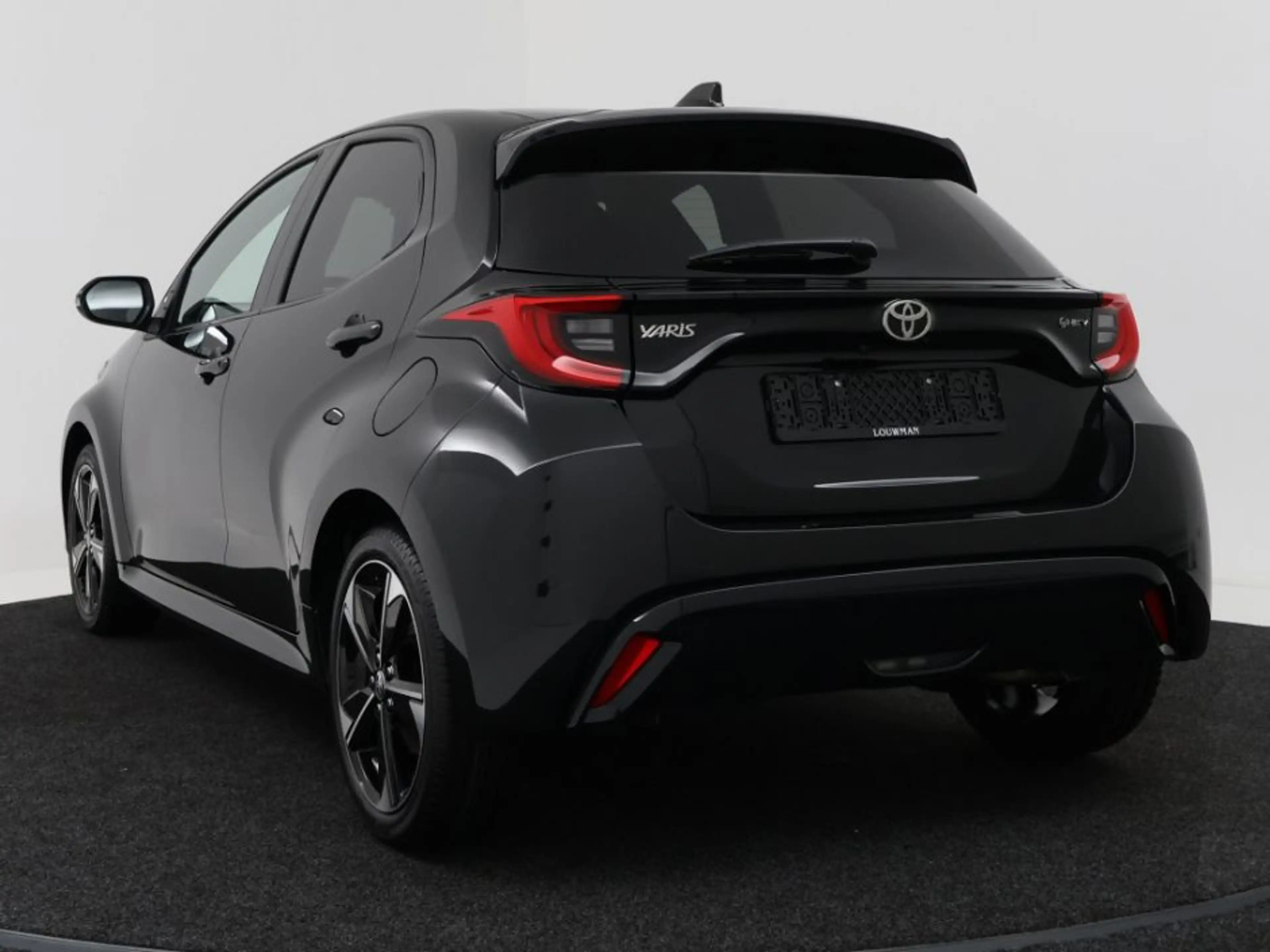 Toyota Yaris 1.5 Hybrid 130 Executive — photo 3