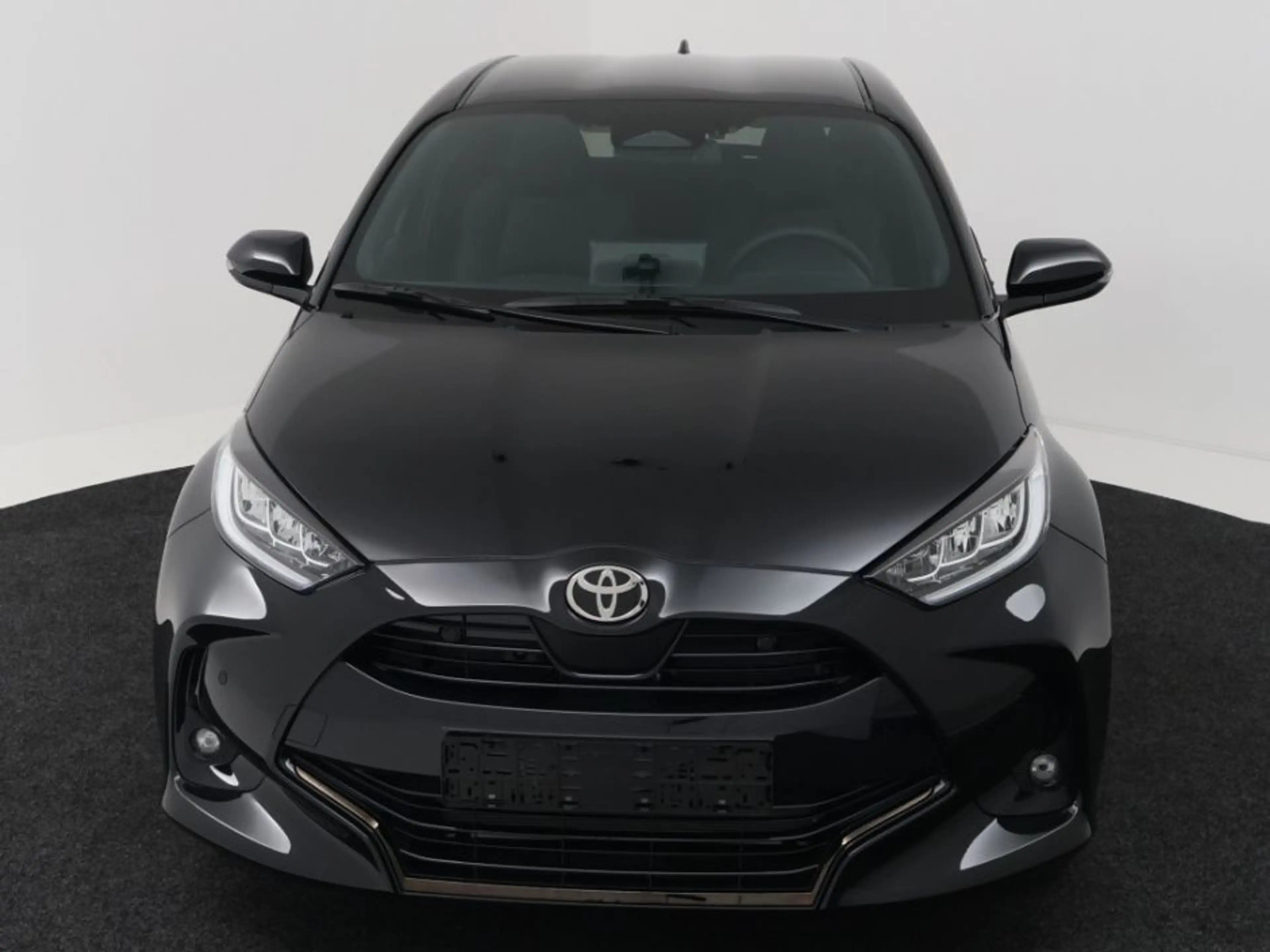 Toyota Yaris 1.5 Hybrid 130 Executive — photo 9