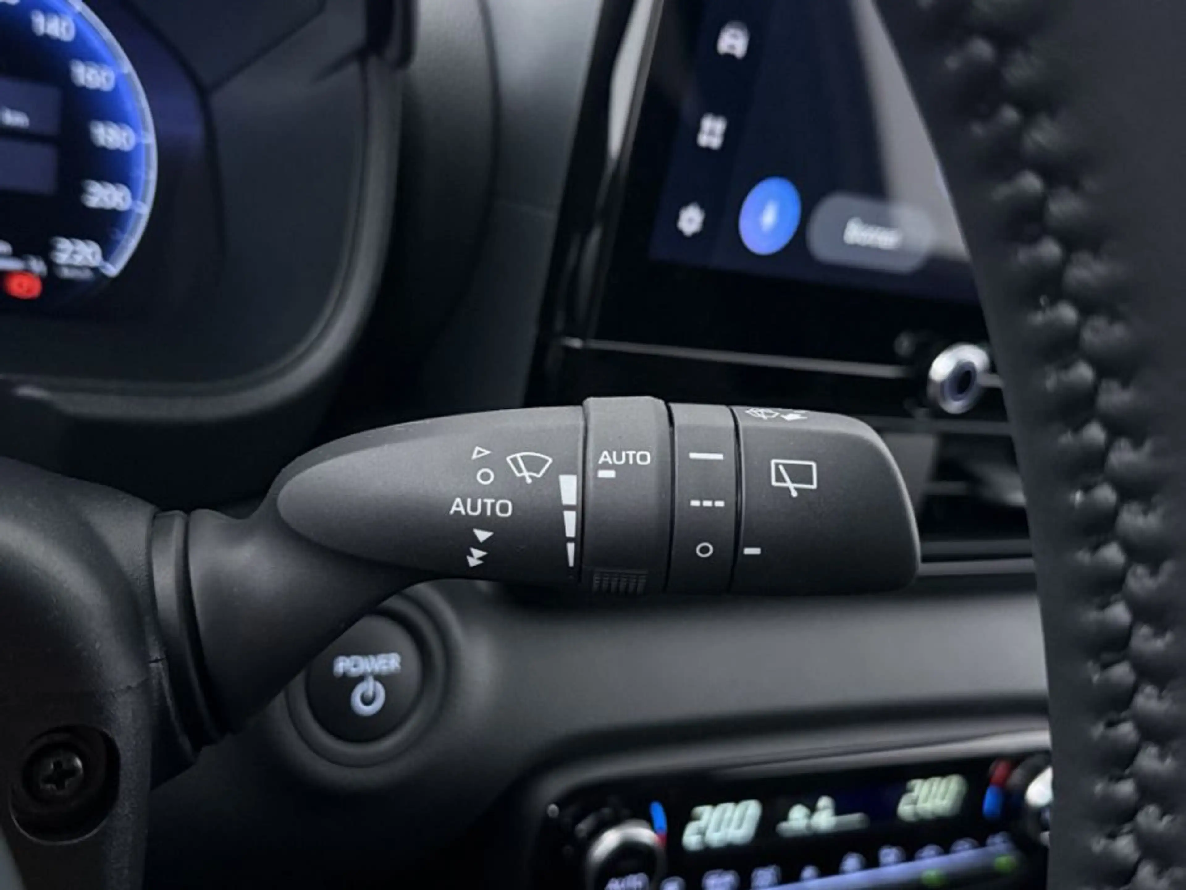 Toyota Yaris 1.5 Hybrid 130 Executive — photo 15