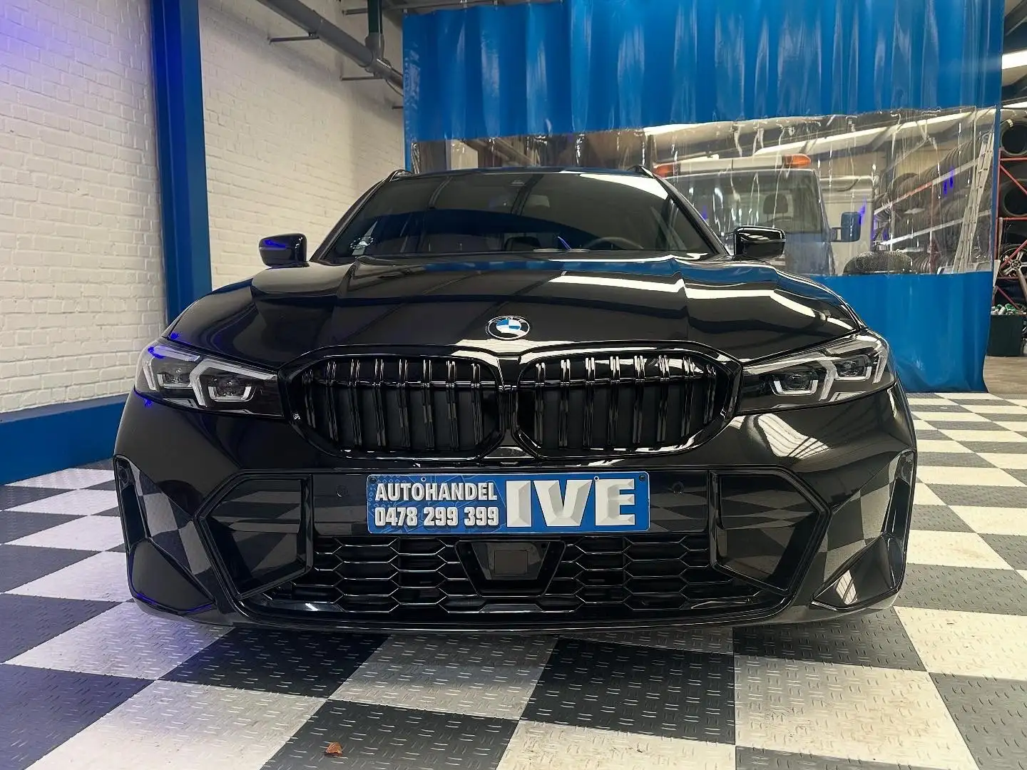 BMW 330 330i Touring Aut. **M-Sport** Noir - 2