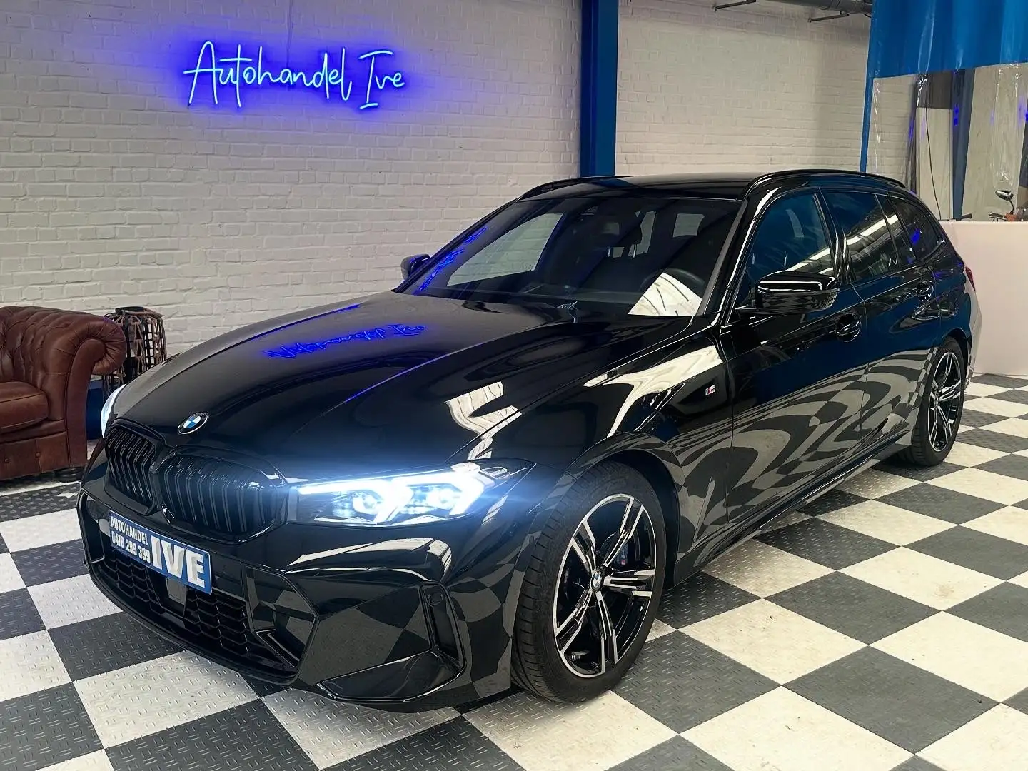 BMW 330 330i Touring Aut. **M-Sport** Noir - 1