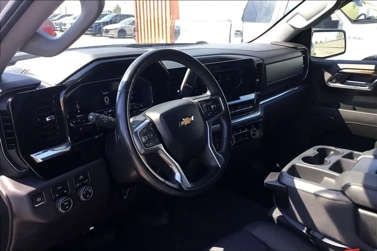 Chevrolet Silverado 1500 снимка Chevrolet Silverado 1500