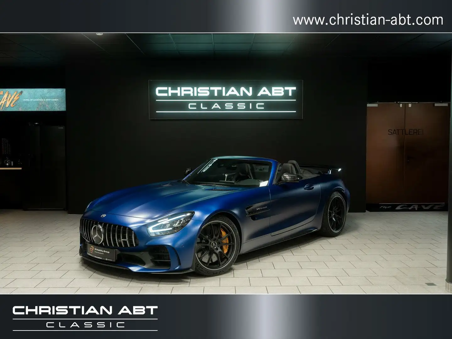 Mercedes-Benz AMG GT Roadster 1 of 750 Blau - 1