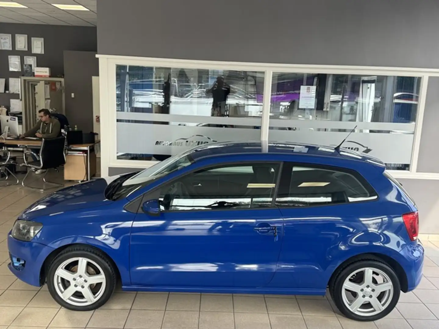 Volkswagen Polo Trend Klima 8-fachReifen 2Hand Tempomat PDC Blau - 1