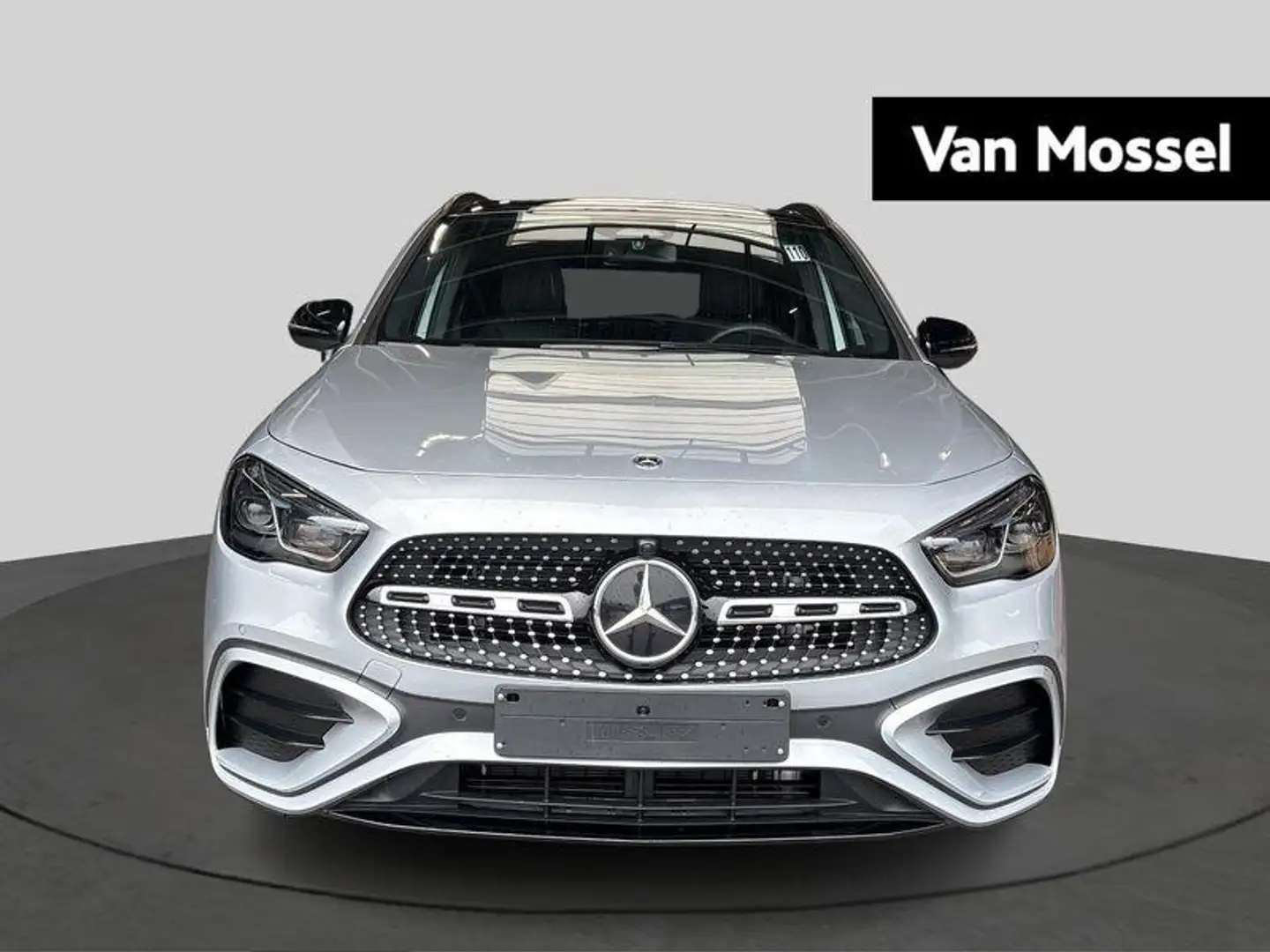 Mercedes-Benz GLA 180 Star Edition + AMG LINE + MULTIBEAM + PANO DAK + C Argent - 2
