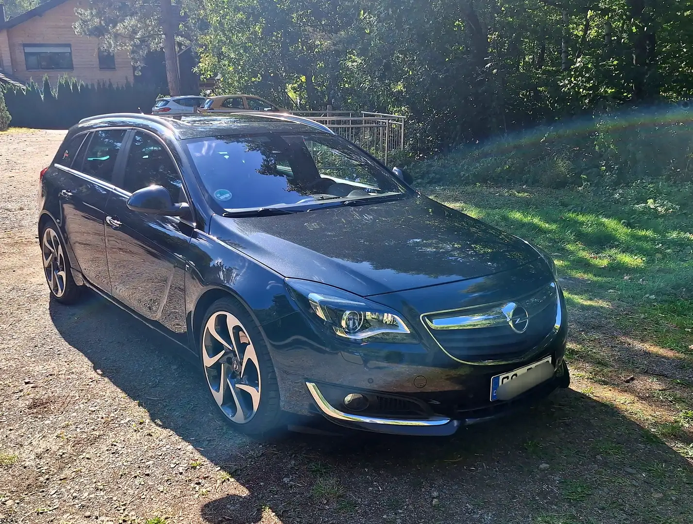 Opel Insignia Insignia 2.0 Bi Tur.CDTI Sports Tour. ecoFLEXSt/St Schwarz - 1