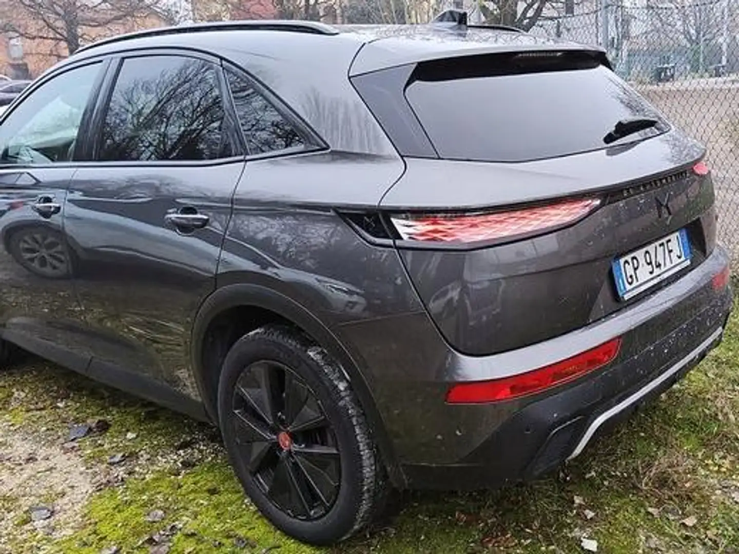 DS Automobiles DS 7 1.5 bluehdi Performance Line 130cv - GP947FJ Gris - 2