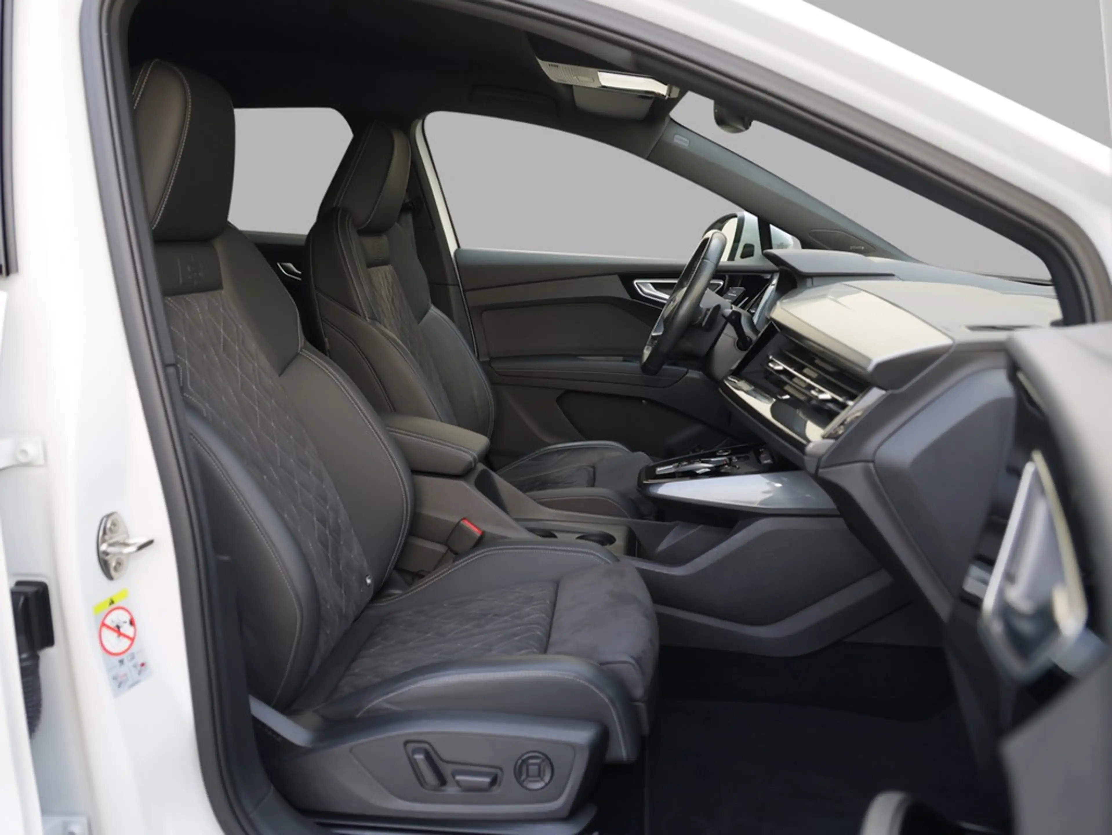 Audi Q4 e-tron Sportback 50 e-tron quattro — photo 12