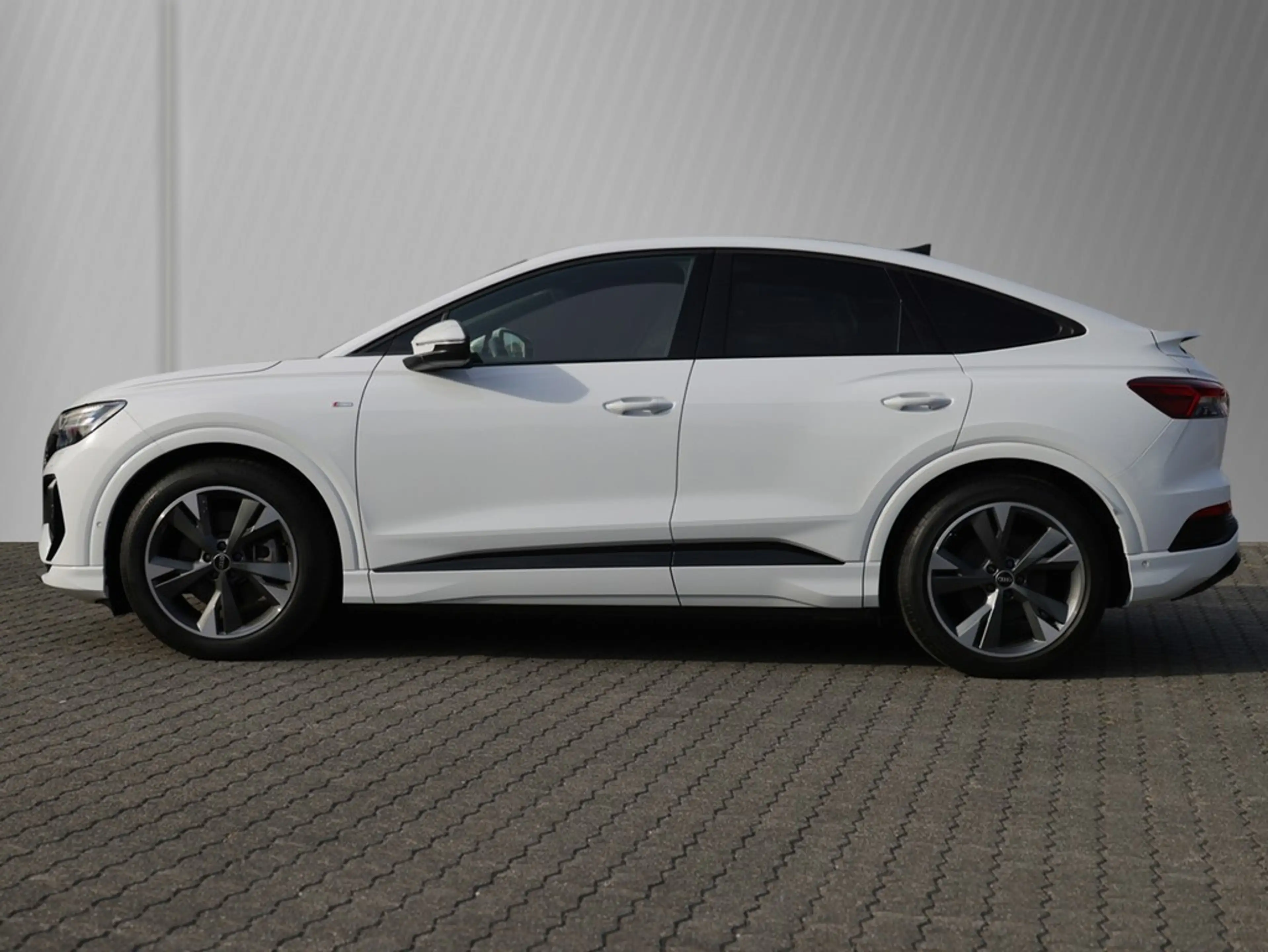 Audi Q4 e-tron Sportback 50 e-tron quattro — photo 3