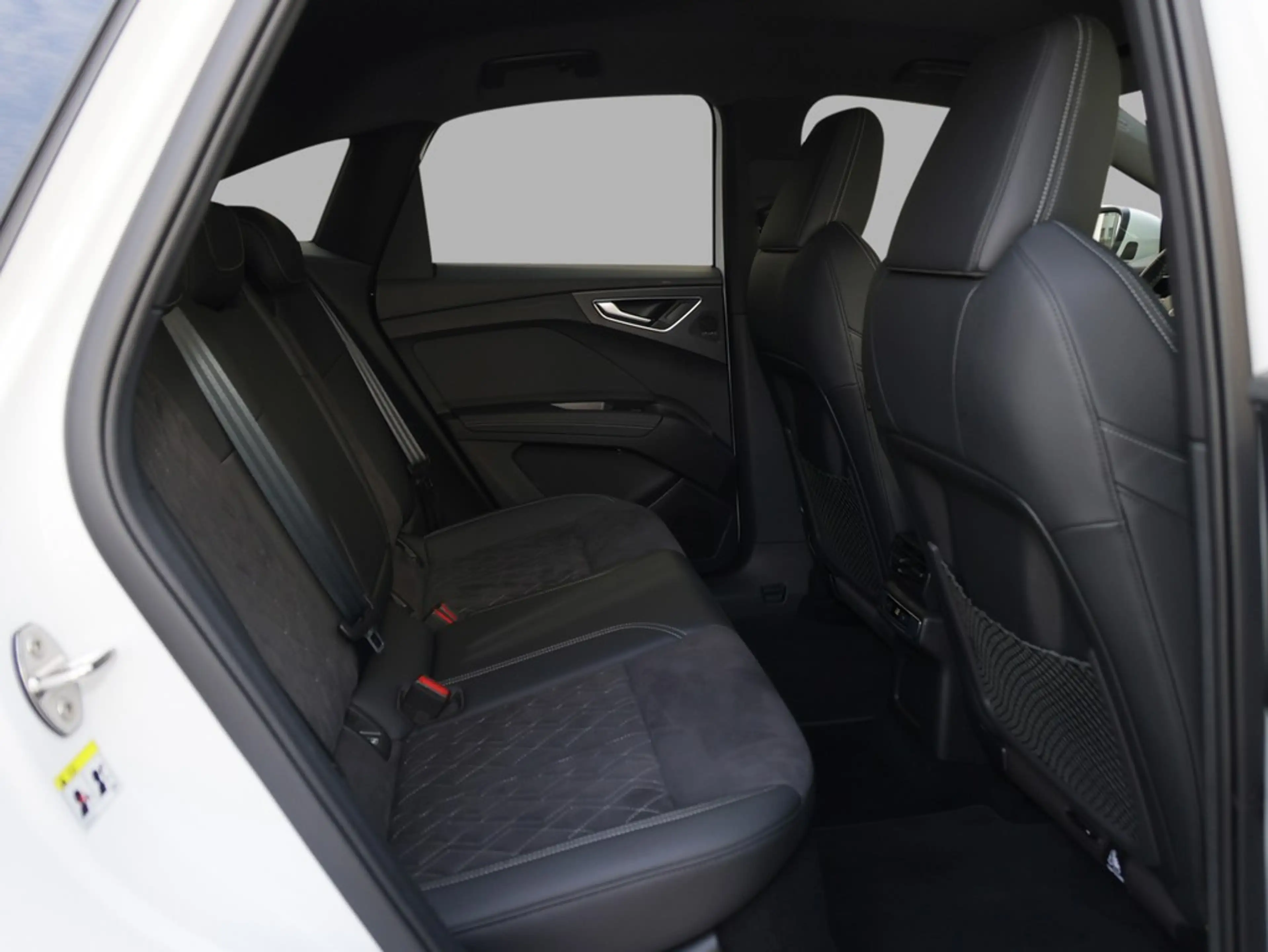 Audi Q4 e-tron Sportback 50 e-tron quattro — photo 13