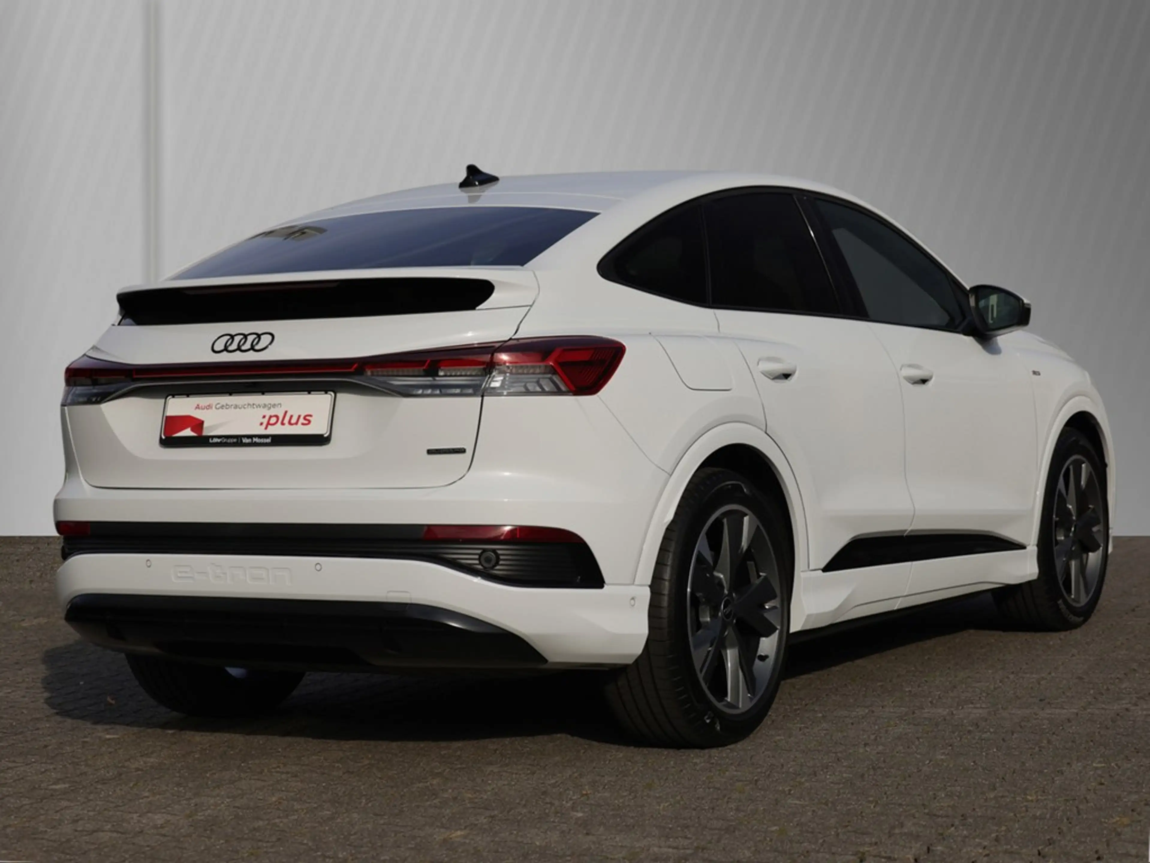 Audi Q4 e-tron Sportback 50 e-tron quattro — photo 4