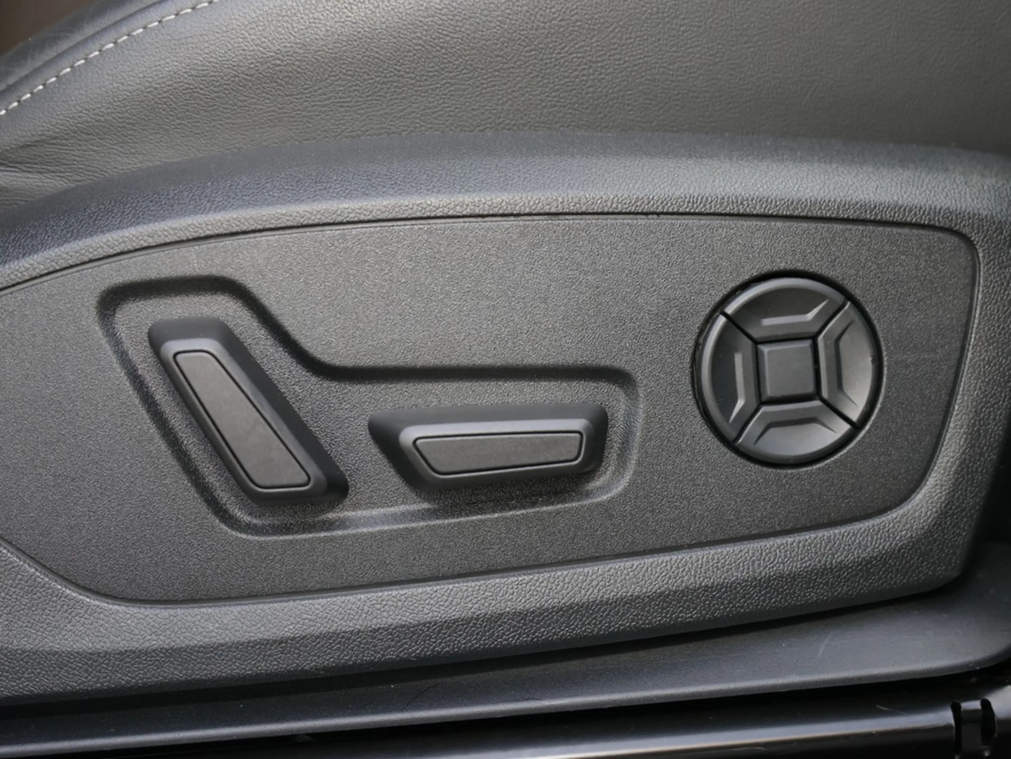 Audi Q4 e-tron Sportback 50 e-tron quattro — photo 11