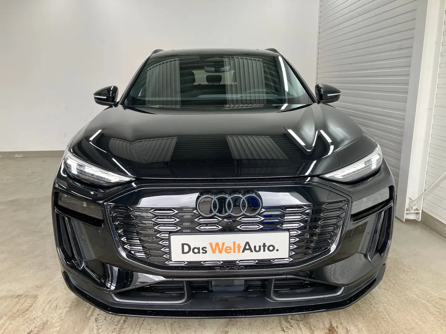 Audi Q6 e-tron e-tron quattro Schwarz - 2