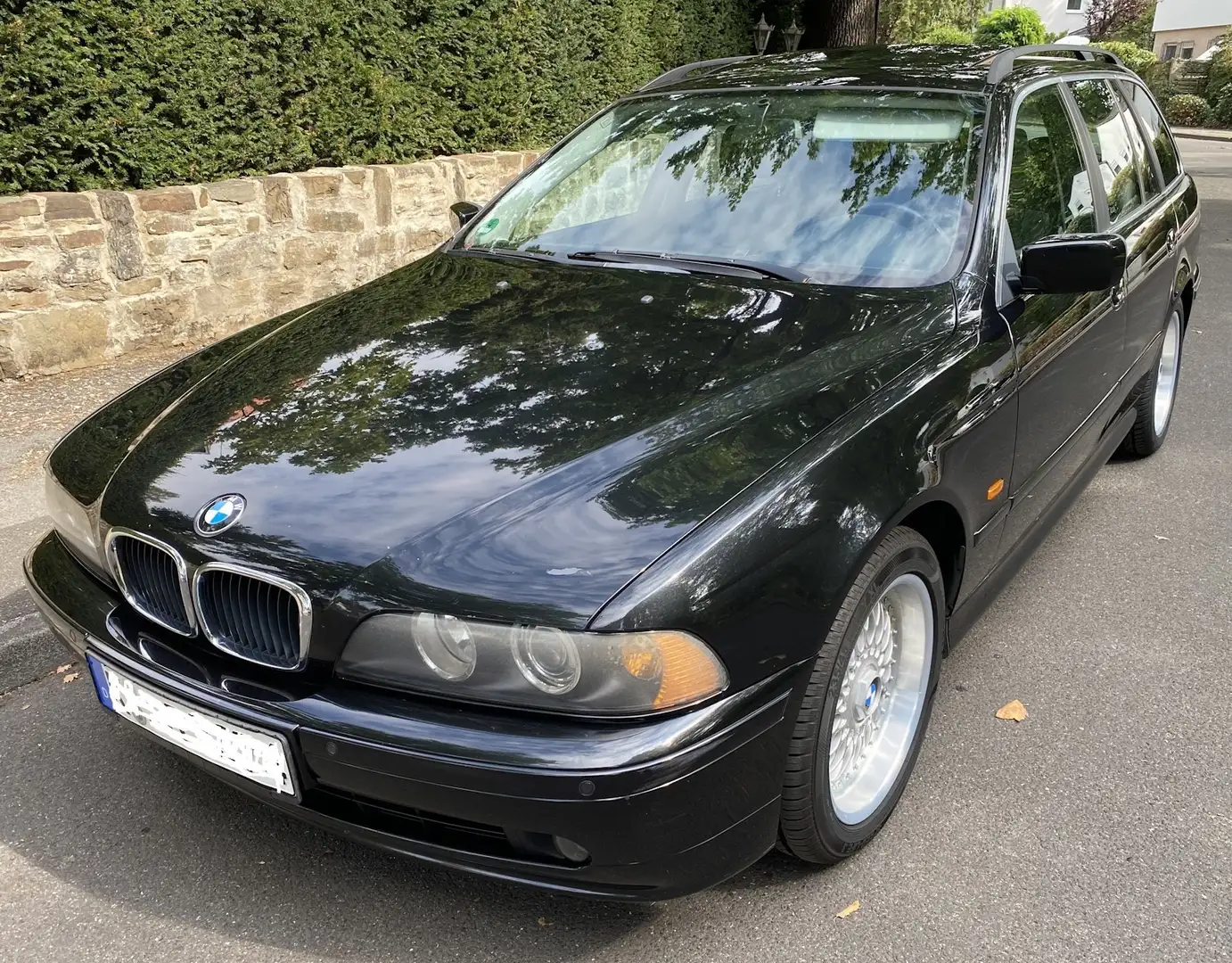 BMW 525 | 525i touring Schwarz - 1