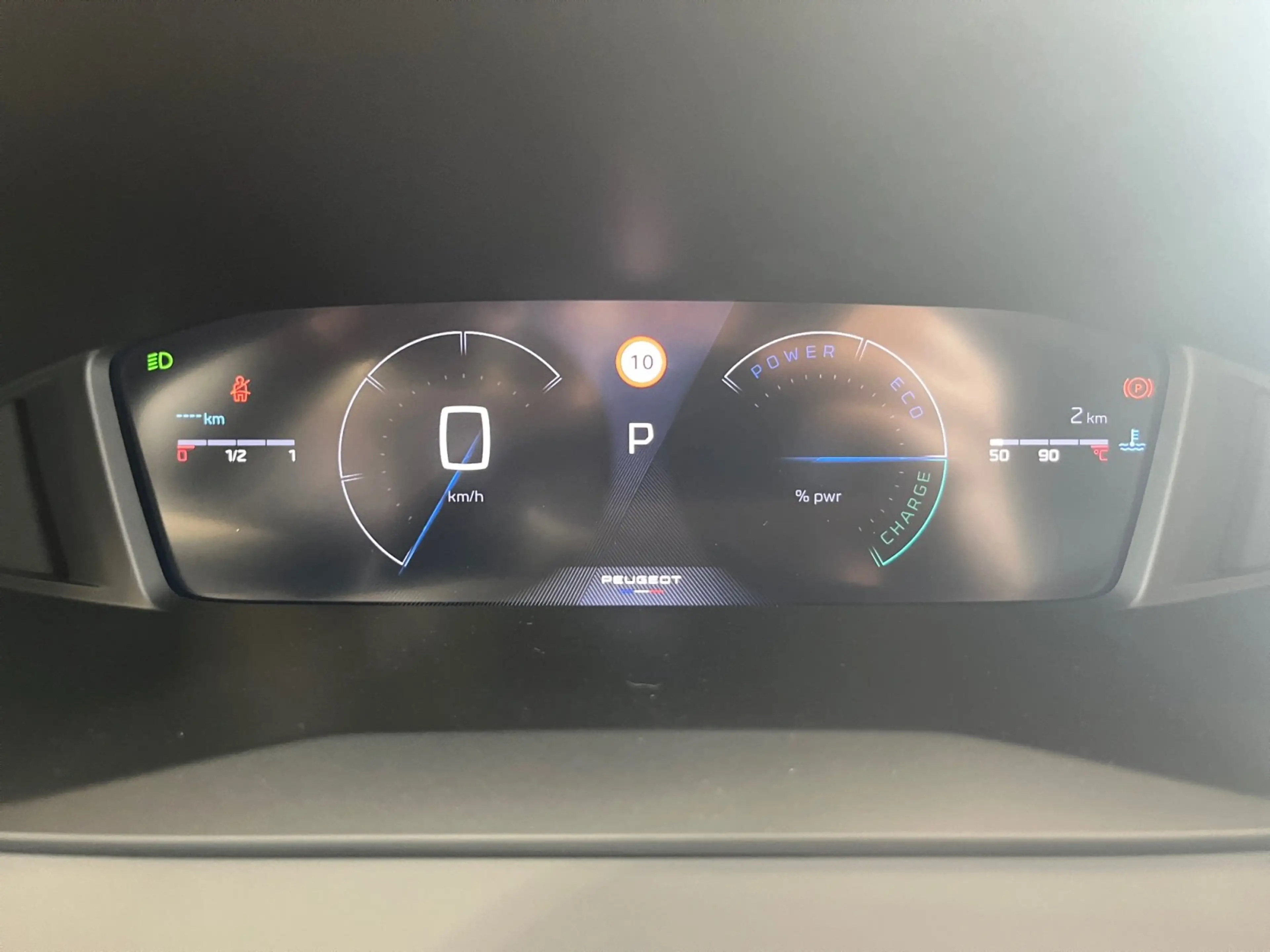 Peugeot 2008 1.2 145 A llure ACC LED Navi SHZ KlimaA PDC — photo 10