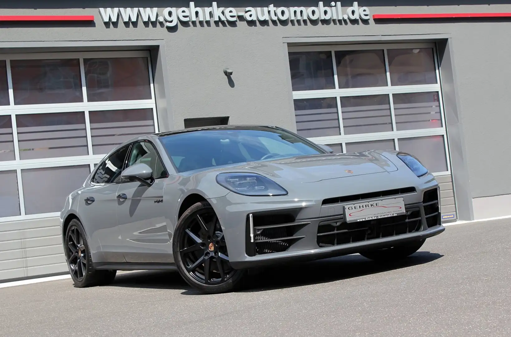 PORSCHE Panamera