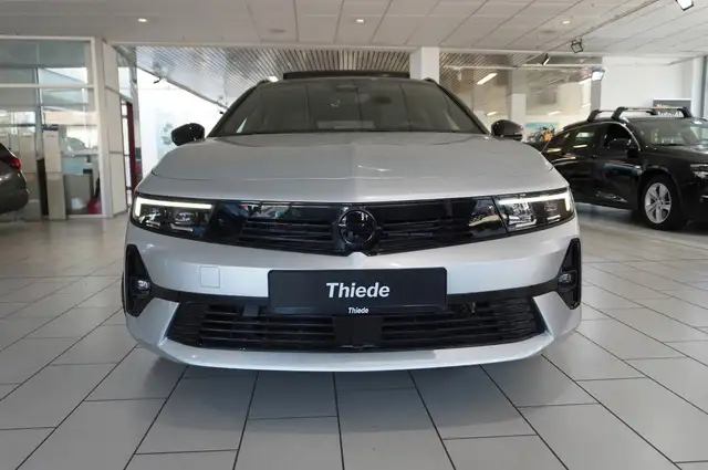 Opel Astra view 6