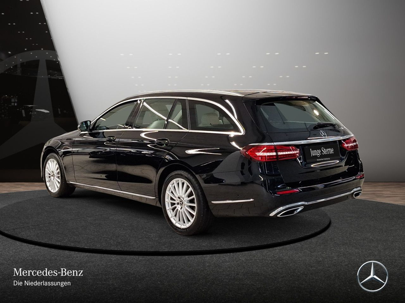 Mercedes-Benz E 450 T 4M EXCLUSIVE+PANO+LED+KAMERA+9G — photo 10