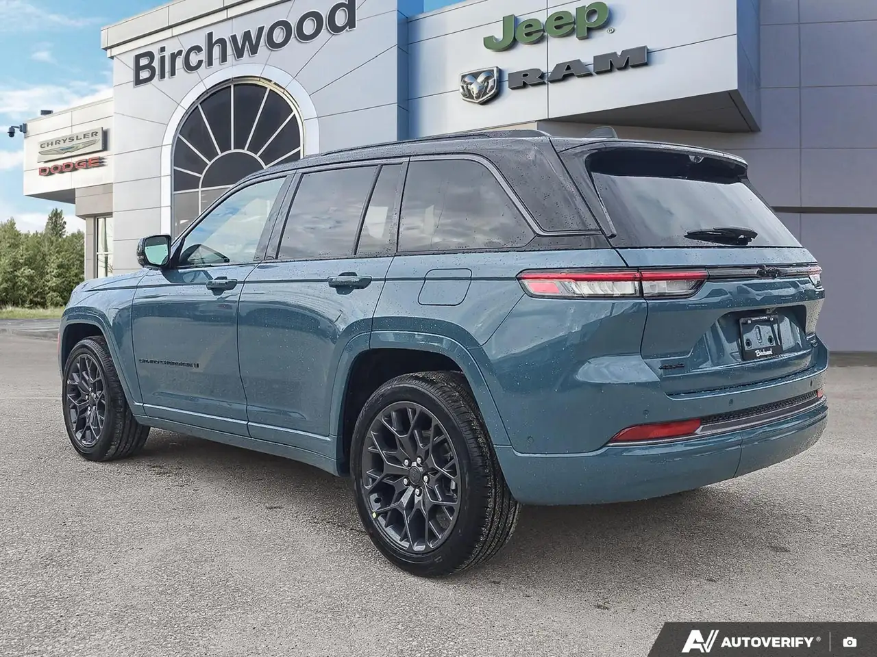 Jeep Grand Cherokee снимка Jeep Grand Cherokee