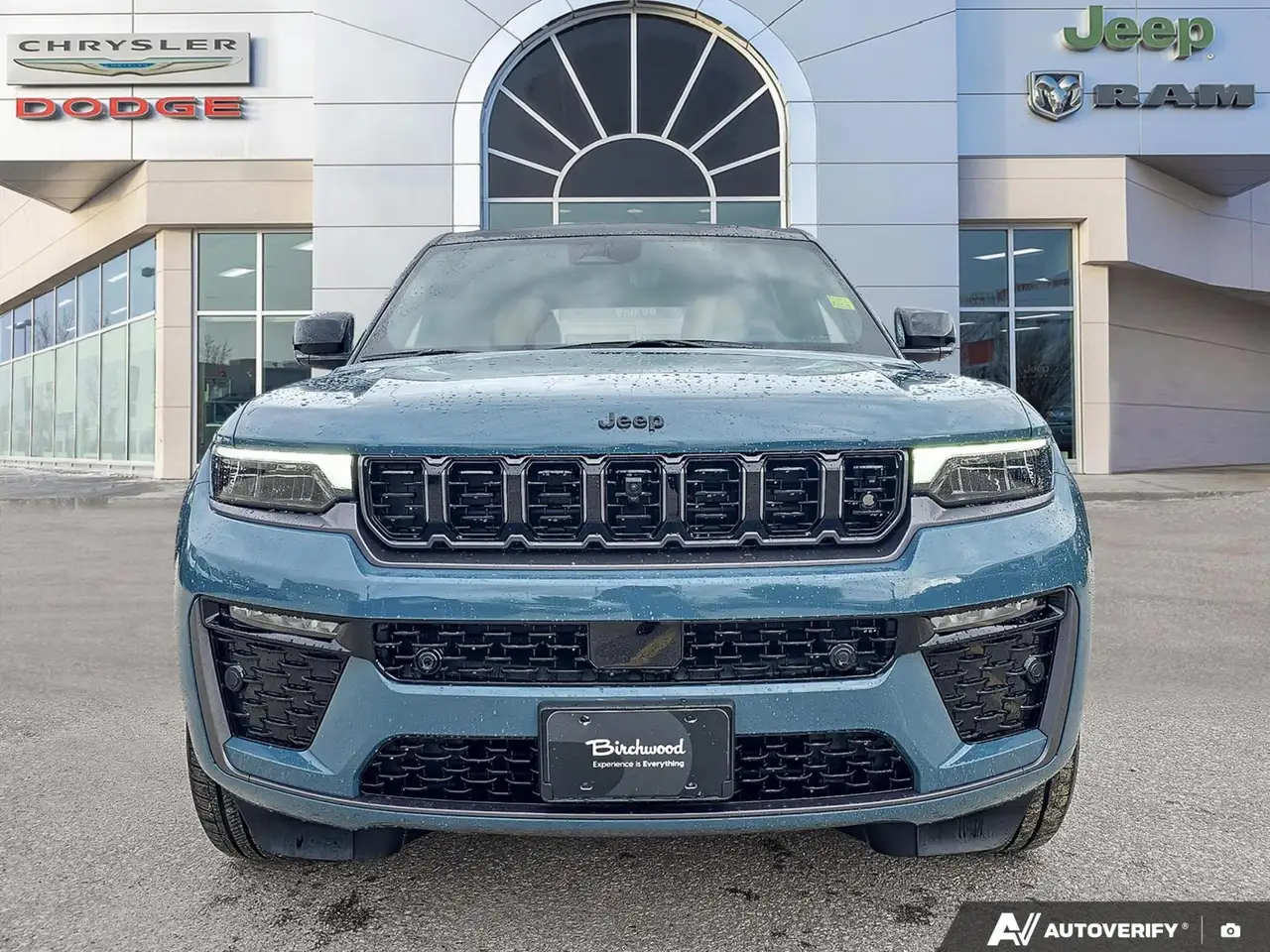 Jeep Grand Cherokee снимка Jeep Grand Cherokee