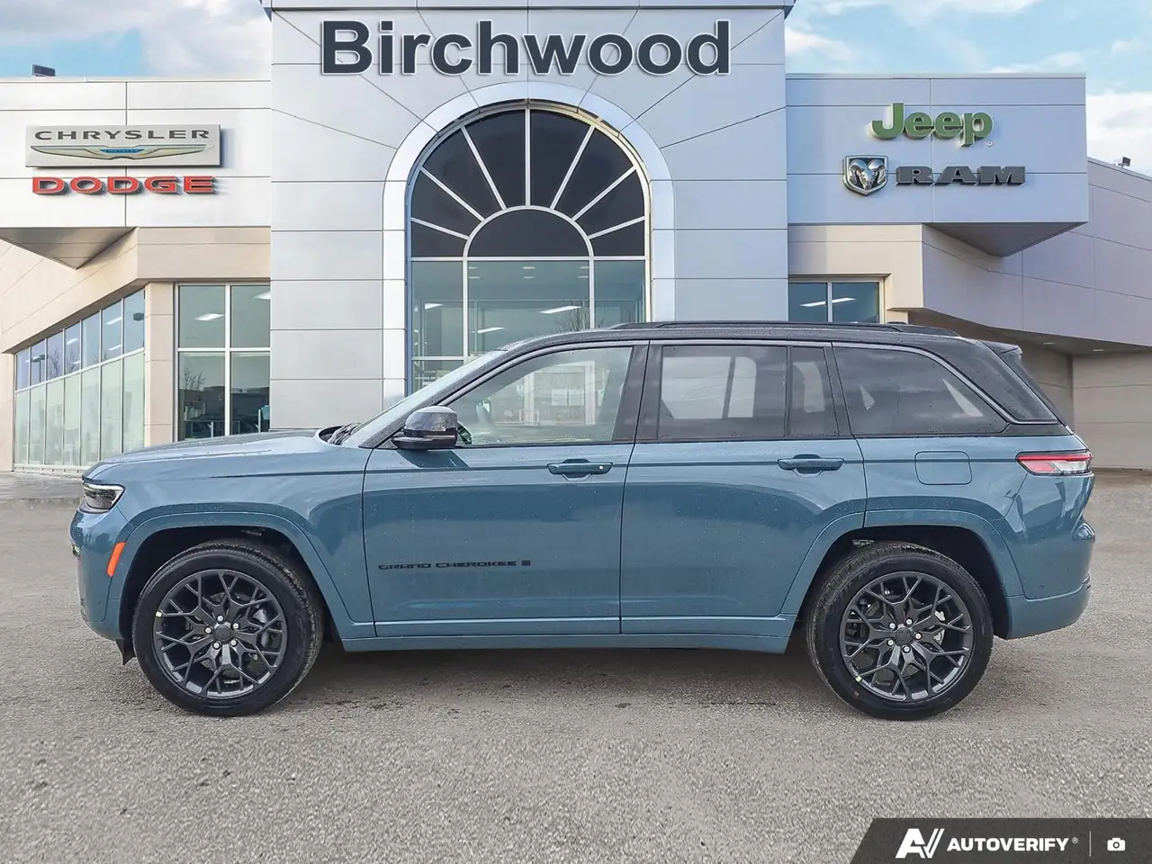 Jeep Grand Cherokee снимка Jeep Grand Cherokee