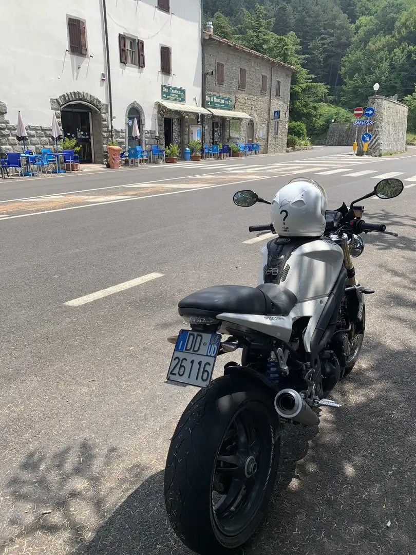 Triumph Speed Triple 1050 - 2