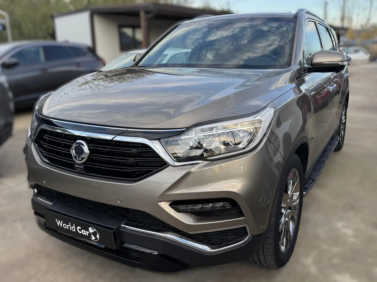 SsangYong Rexton Rexton 2.2 e-xdi Icon 4wd auto 7 POSTI Bronze - 1