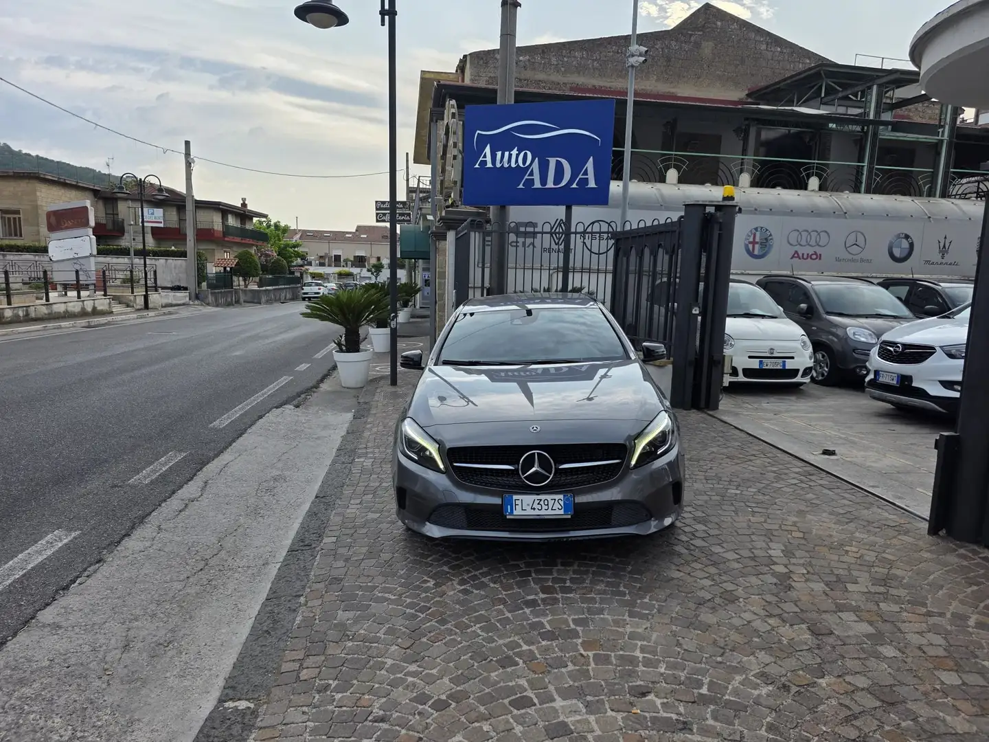 Mercedes-Benz A 180 A 180 d Sport Next Grigio - 2