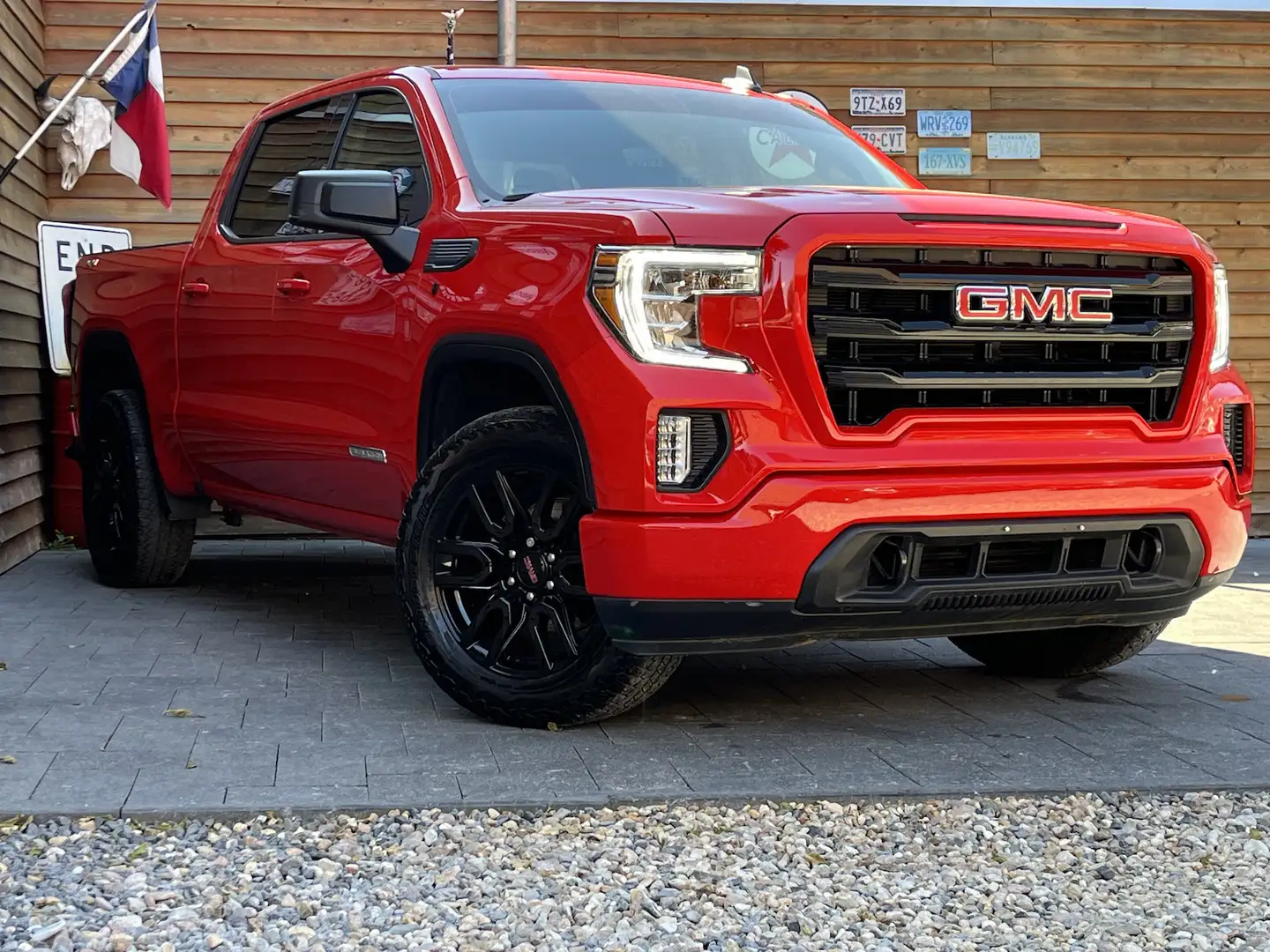 GMC Sierra 1500 Elevation 2.7L Turbo 4x4 Crew AHK Červená - 2