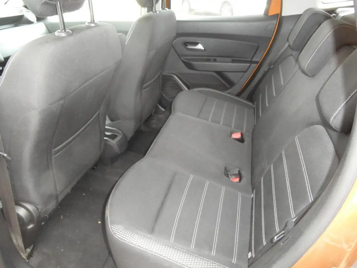 Dacia Duster 4X4 Orange - 2