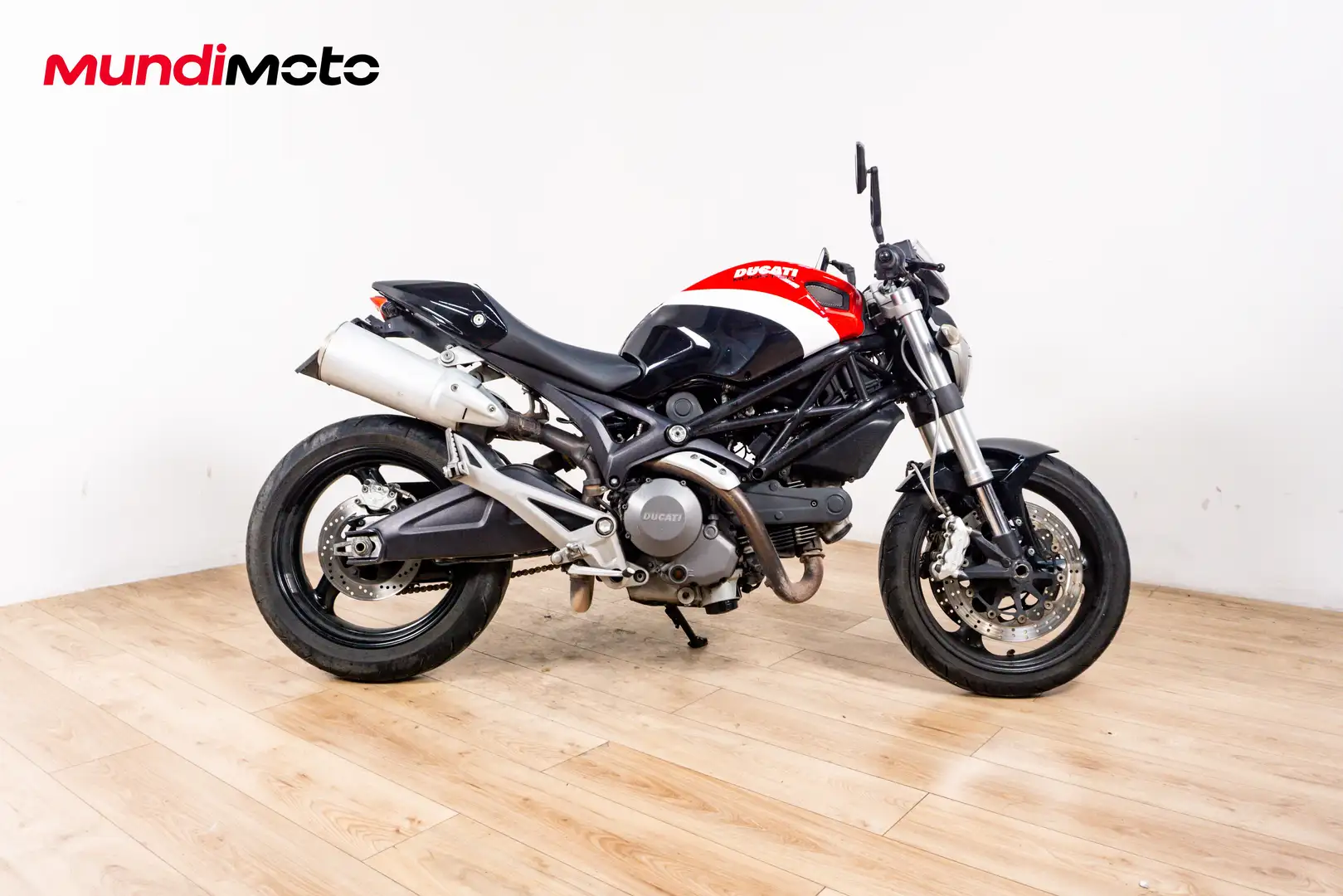 Ducati Monster 696 - 1