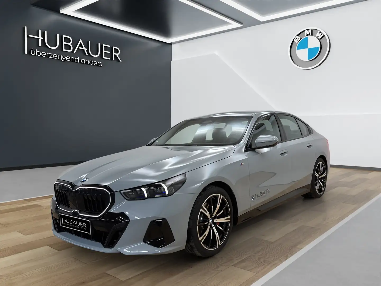 BMW 520 d xDrive Limousine [M Sport Pro, ACC, AHK, 20" LMR Grau - 1