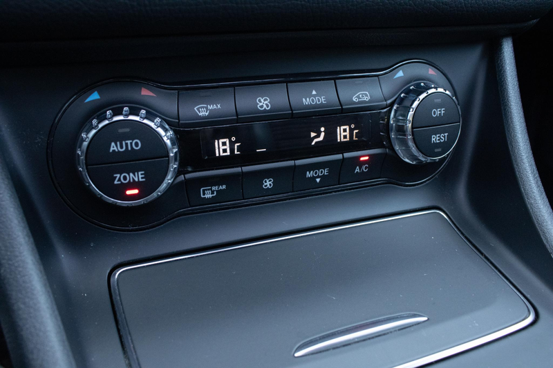Mercedes-Benz CLA 180 Buss AMG PANO CAMERA CARPLAY LED — photo 27